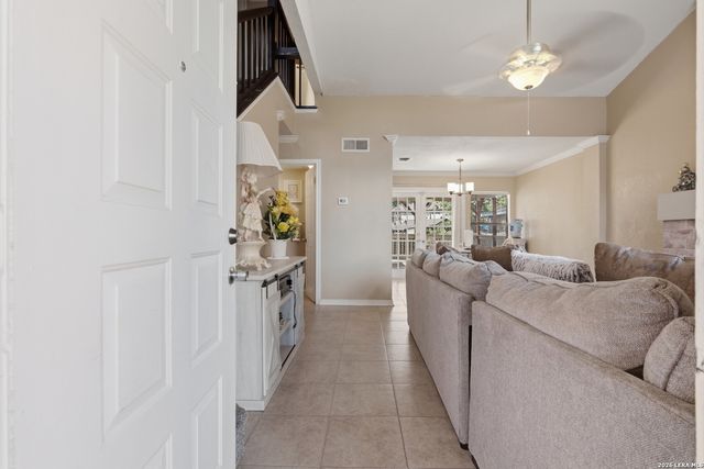 5987 CATALINA SUNRISE DR, San Antonio, TX 78244
