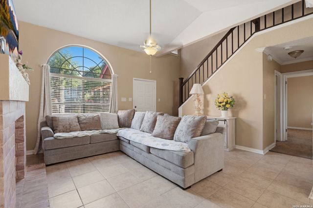 5987 CATALINA SUNRISE DR, San Antonio, TX 78244
