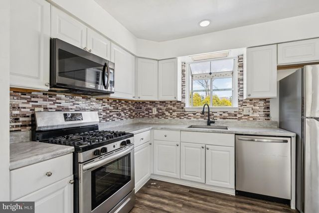 1078 LEXINGTON DR, Woodbury, NJ 08096