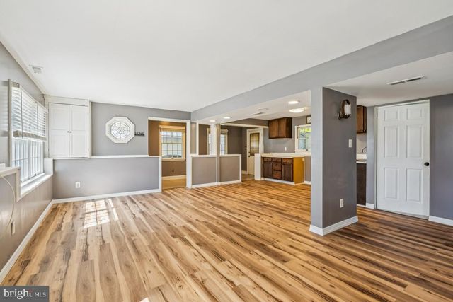 1078 LEXINGTON DR, Woodbury, NJ 08096