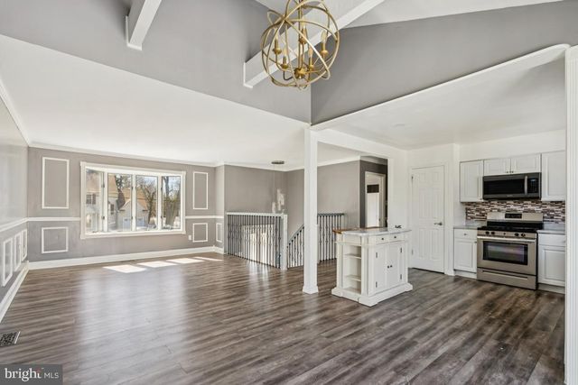 1078 LEXINGTON DR, Woodbury, NJ 08096