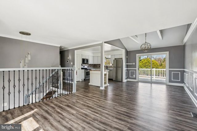 1078 LEXINGTON DR, Woodbury, NJ 08096