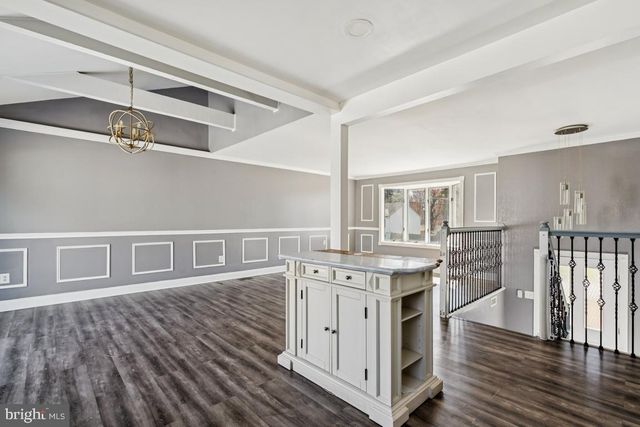 1078 LEXINGTON DR, Woodbury, NJ 08096