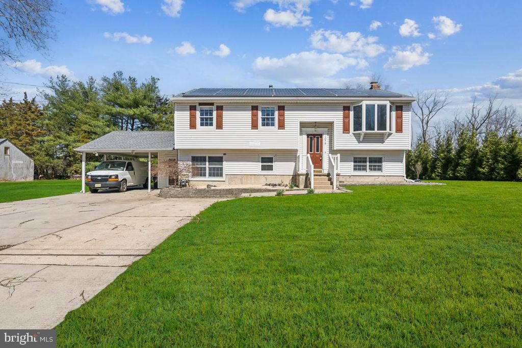 1078 LEXINGTON DR, Woodbury, NJ 08096