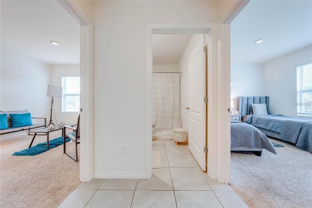 1242 IGUANA LOOP, Davenport, FL 33897