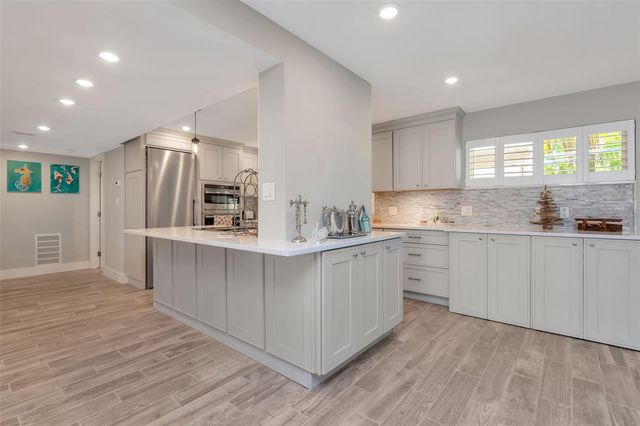 620 EDGEWATER DRIVE 102, Dunedin, FL 34698