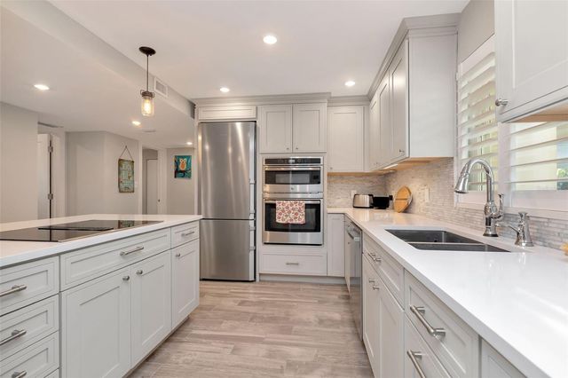 620 EDGEWATER DRIVE 102, Dunedin, FL 34698