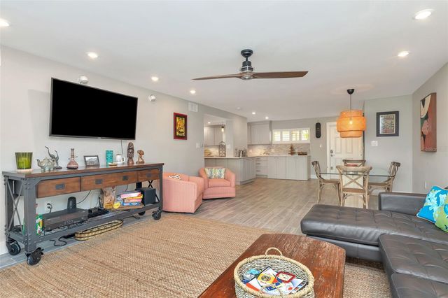 620 EDGEWATER DRIVE 102, Dunedin, FL 34698