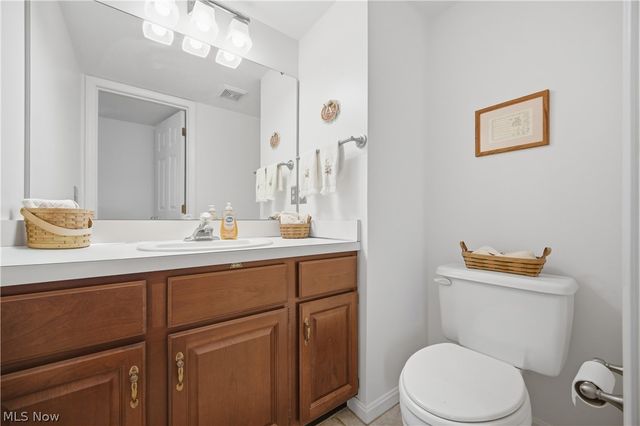 26 Hudson Common Drive, Hudson, OH 44236