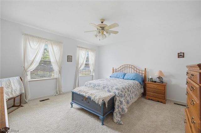 26 Hudson Common Drive, Hudson, OH 44236
