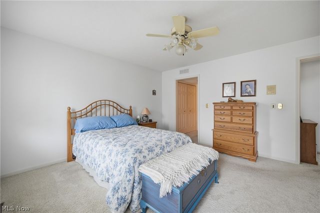 26 Hudson Common Drive, Hudson, OH 44236