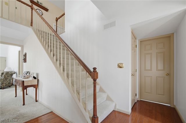 26 Hudson Common Drive, Hudson, OH 44236