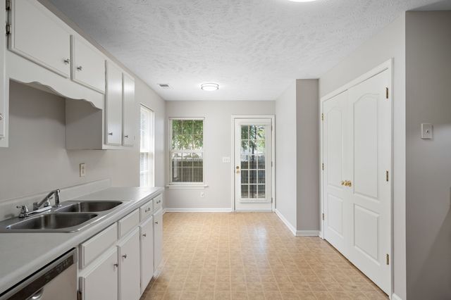 2742 Pepperdine Dr, Murfreesboro, TN 37128