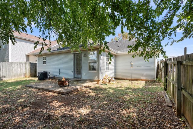 2742 Pepperdine Dr, Murfreesboro, TN 37128