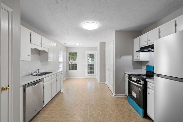 2742 Pepperdine Dr, Murfreesboro, TN 37128