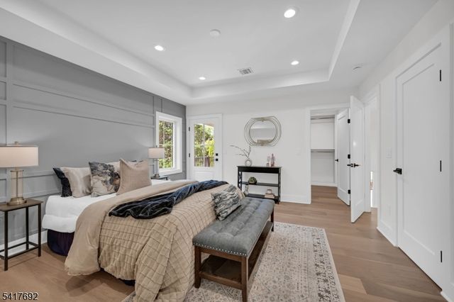 94 E Cedar St, Livingston Twp., NJ 07039