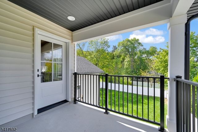 94 E Cedar St, Livingston Twp., NJ 07039