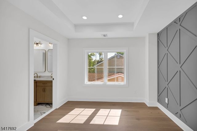 94 E Cedar St, Livingston Twp., NJ 07039