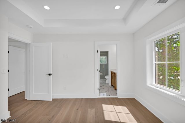 94 E Cedar St, Livingston Twp., NJ 07039