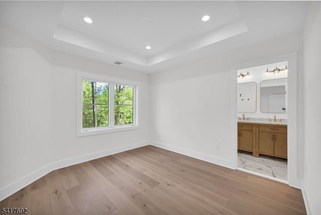 94 E Cedar St, Livingston Twp., NJ 07039