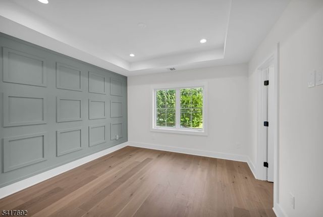 94 E Cedar St, Livingston Twp., NJ 07039