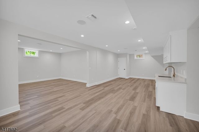 94 E Cedar St, Livingston Twp., NJ 07039