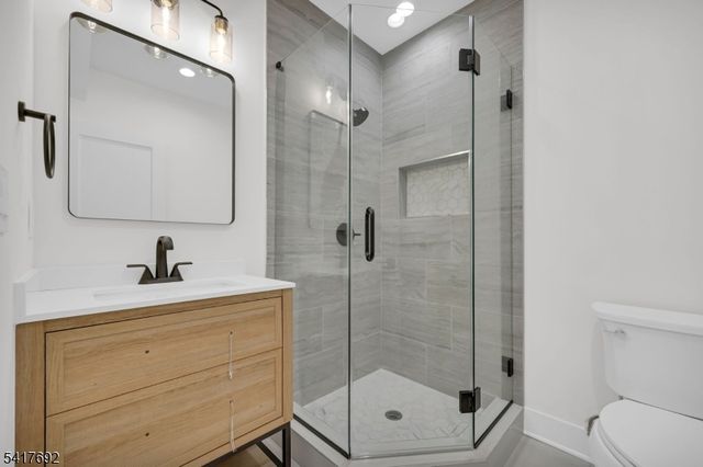 94 E Cedar St, Livingston Twp., NJ 07039