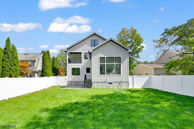 94 E Cedar St, Livingston Twp., NJ 07039