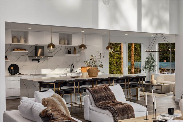 9730 354th Avenue SE, Snoqualmie, WA 98065