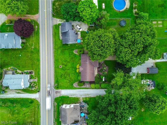 12710 Lisbon Street SE, Paris, OH 44669