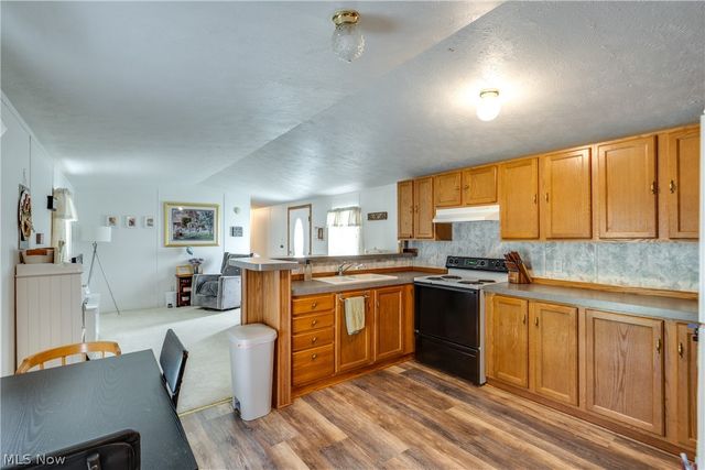 12710 Lisbon Street SE, Paris, OH 44669