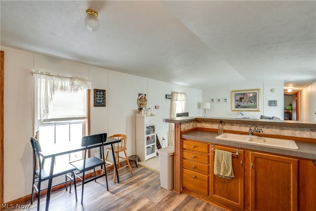 12710 Lisbon Street SE, Paris, OH 44669