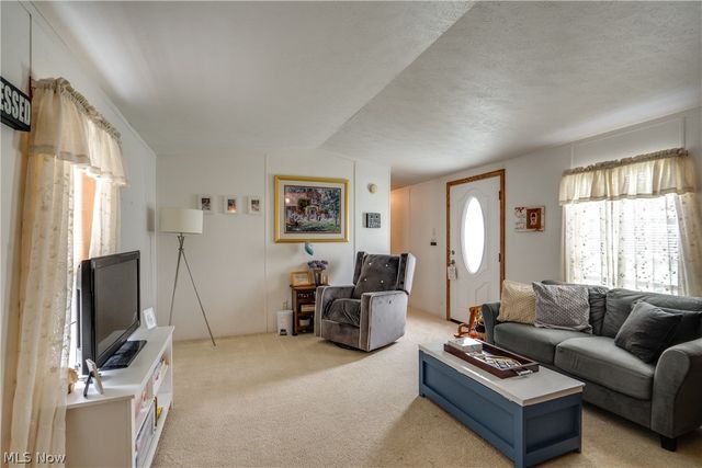 12710 Lisbon Street SE, Paris, OH 44669