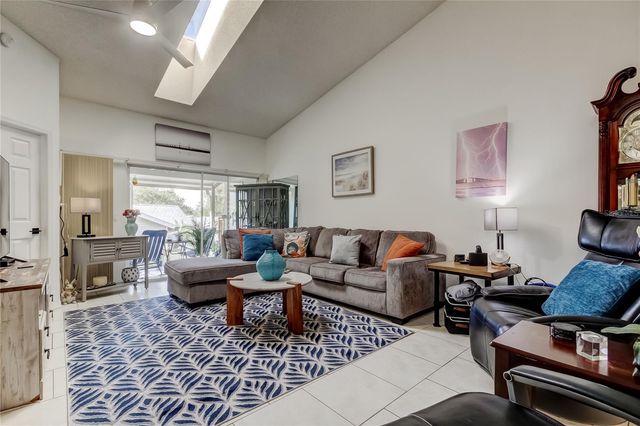 39650 US HIGHWAY 19 N 1112, Tarpon Springs, FL 34689