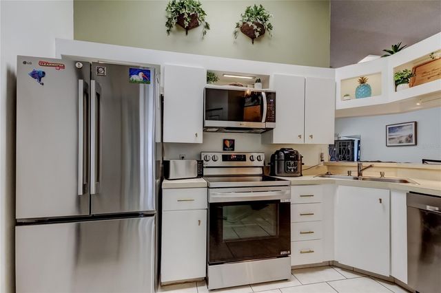 39650 US HIGHWAY 19 N 1112, Tarpon Springs, FL 34689