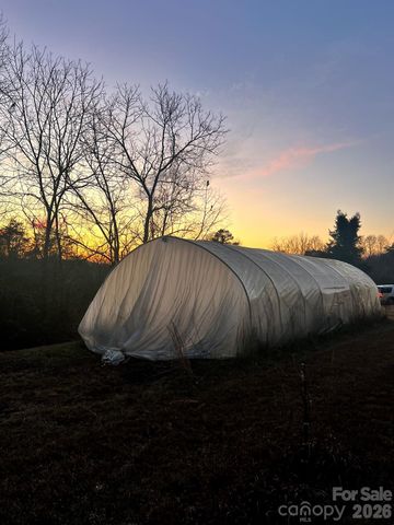 98 Poplar Springs Road, Hiddenite, NC 28625