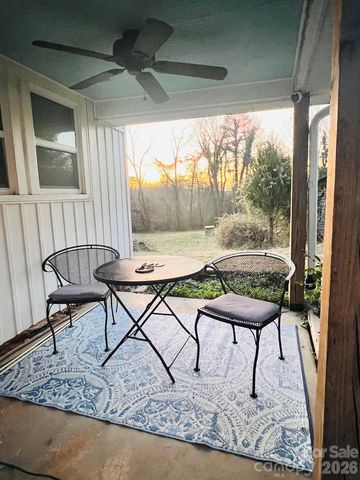 98 Poplar Springs Road, Hiddenite, NC 28625