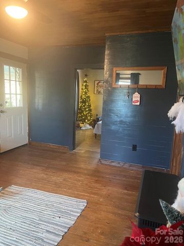 98 Poplar Springs Road, Hiddenite, NC 28625