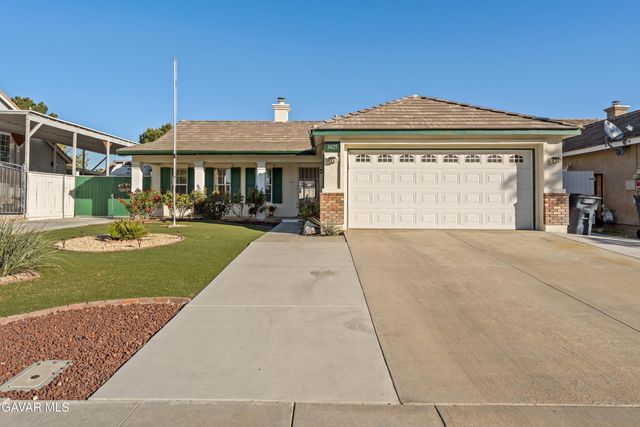 3425 Summer Breeze Avenue, Rosamond, CA 93560