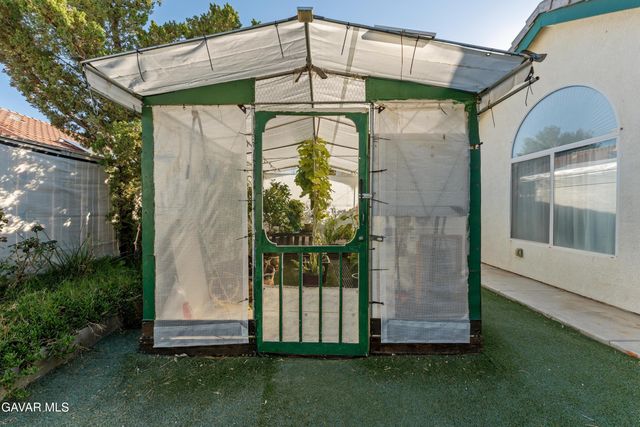 3425 Summer Breeze Avenue, Rosamond, CA 93560