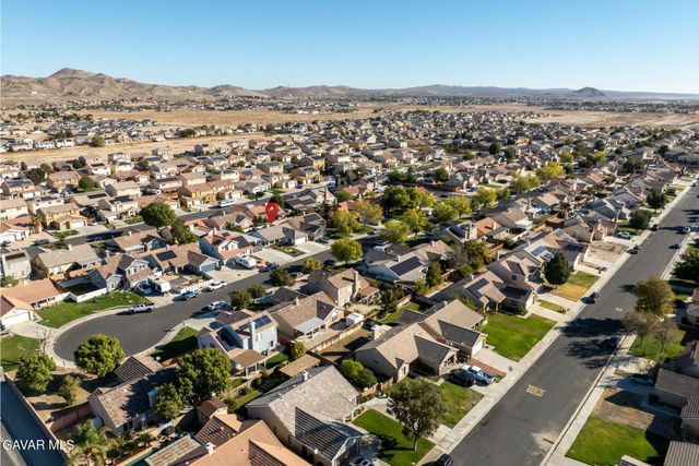 3425 Summer Breeze Avenue, Rosamond, CA 93560