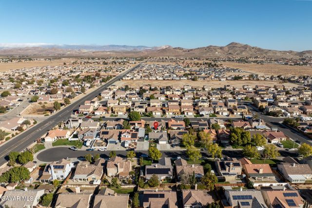 3425 Summer Breeze Avenue, Rosamond, CA 93560