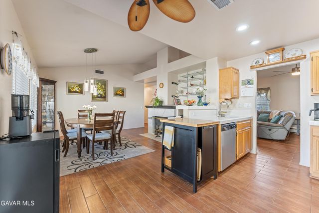 3425 Summer Breeze Avenue, Rosamond, CA 93560