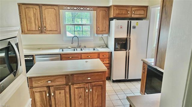 3704 Summer PL, Virginia Beach, VA 23453