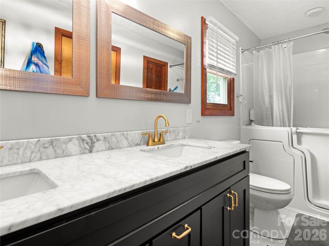5 Harrison Hill Road, Swannanoa, NC 28778