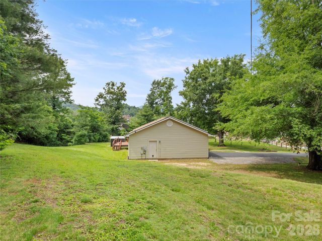 5 Harrison Hill Road, Swannanoa, NC 28778