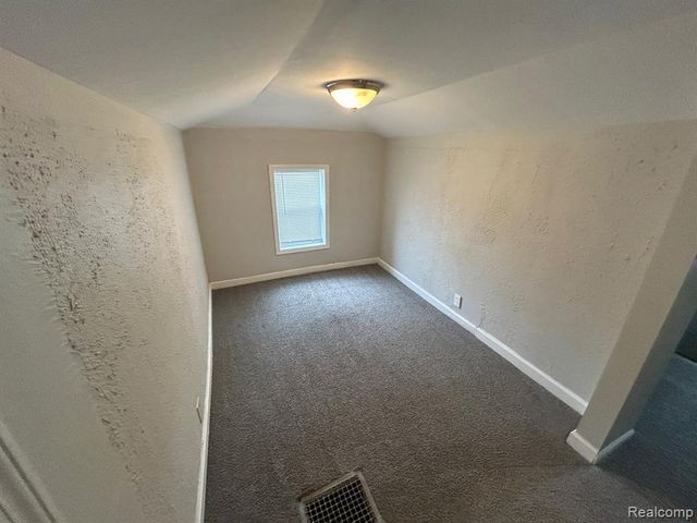 7576 Studebaker Avenue, Warren, MI 48091