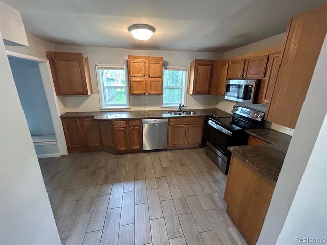 7576 Studebaker Avenue, Warren, MI 48091