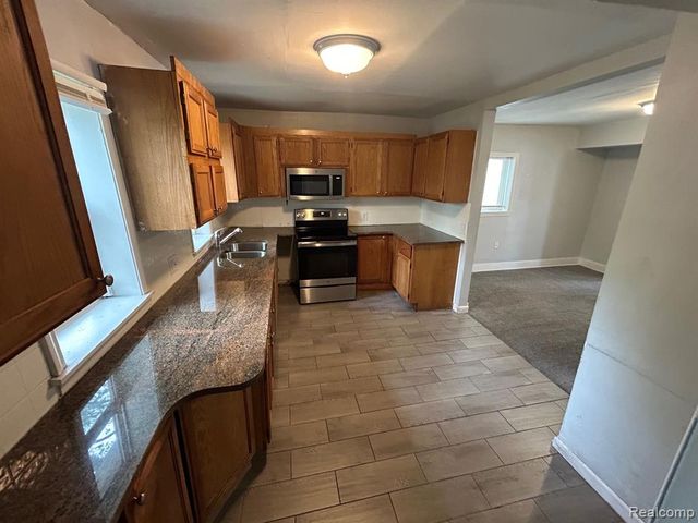 7576 Studebaker Avenue, Warren, MI 48091