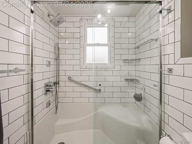 3433 Hillside Drive, Royal Oak, MI 48073